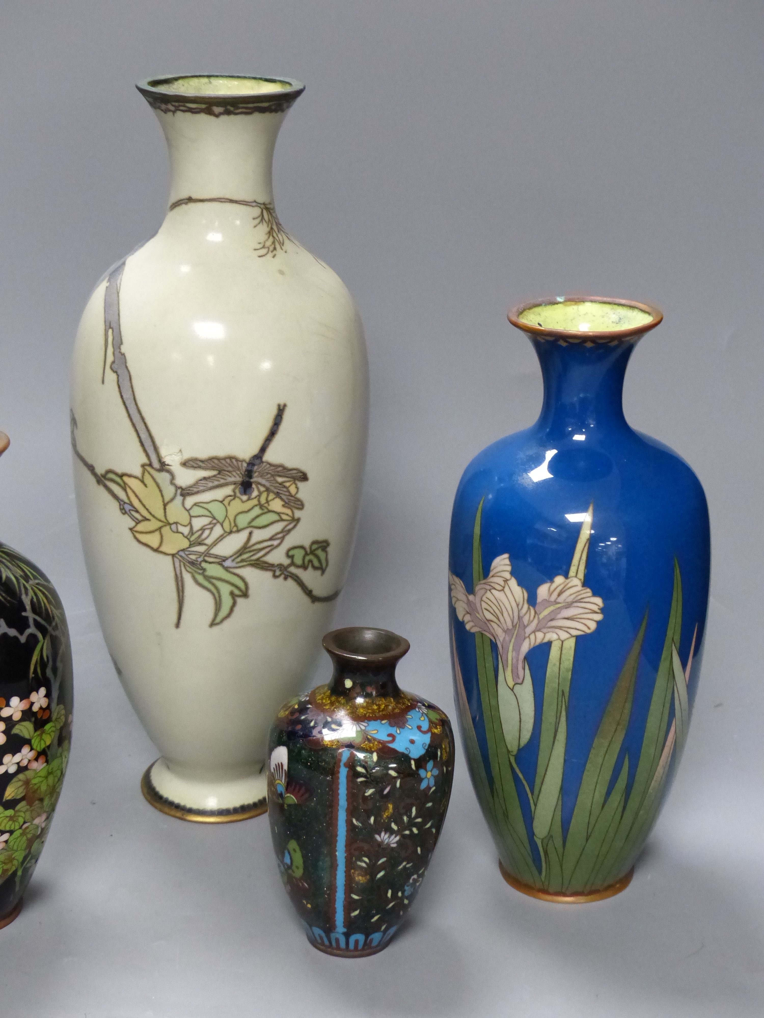 Five Japanese cloisonné vases and a dish, Meiji peiod, tallest 30cm